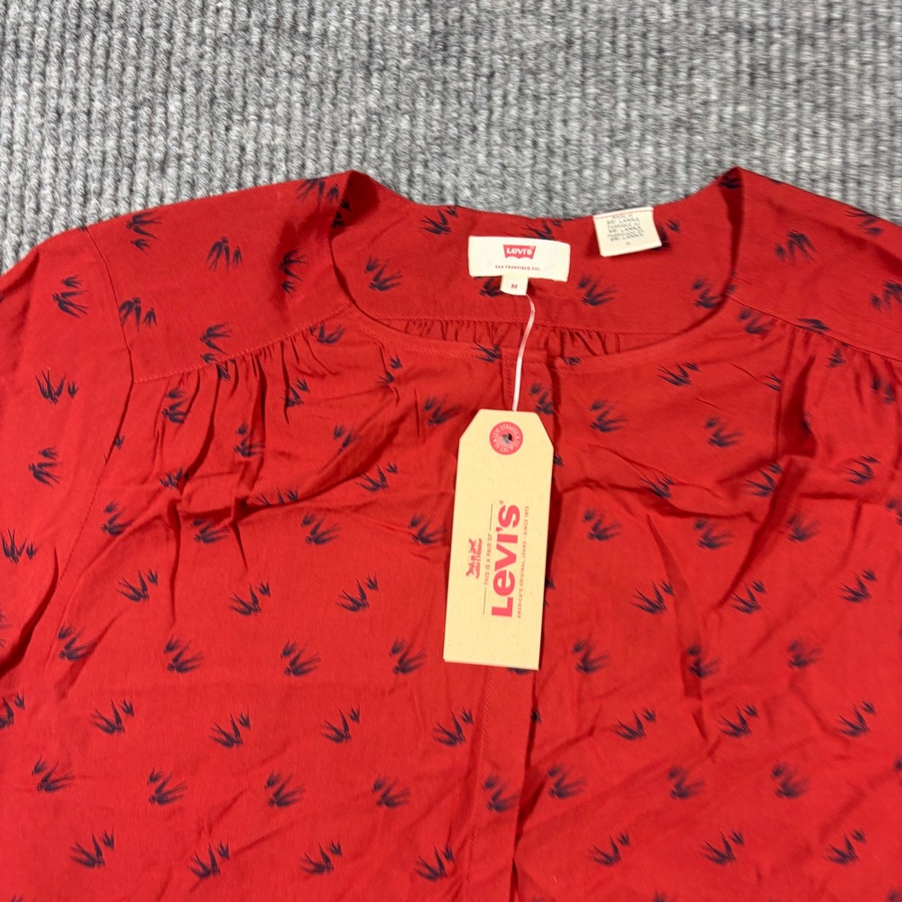 Levis Shirt Women's M Red Bird Print Short Sleeve Button Front Blouse Top New - Picture 2 of 7